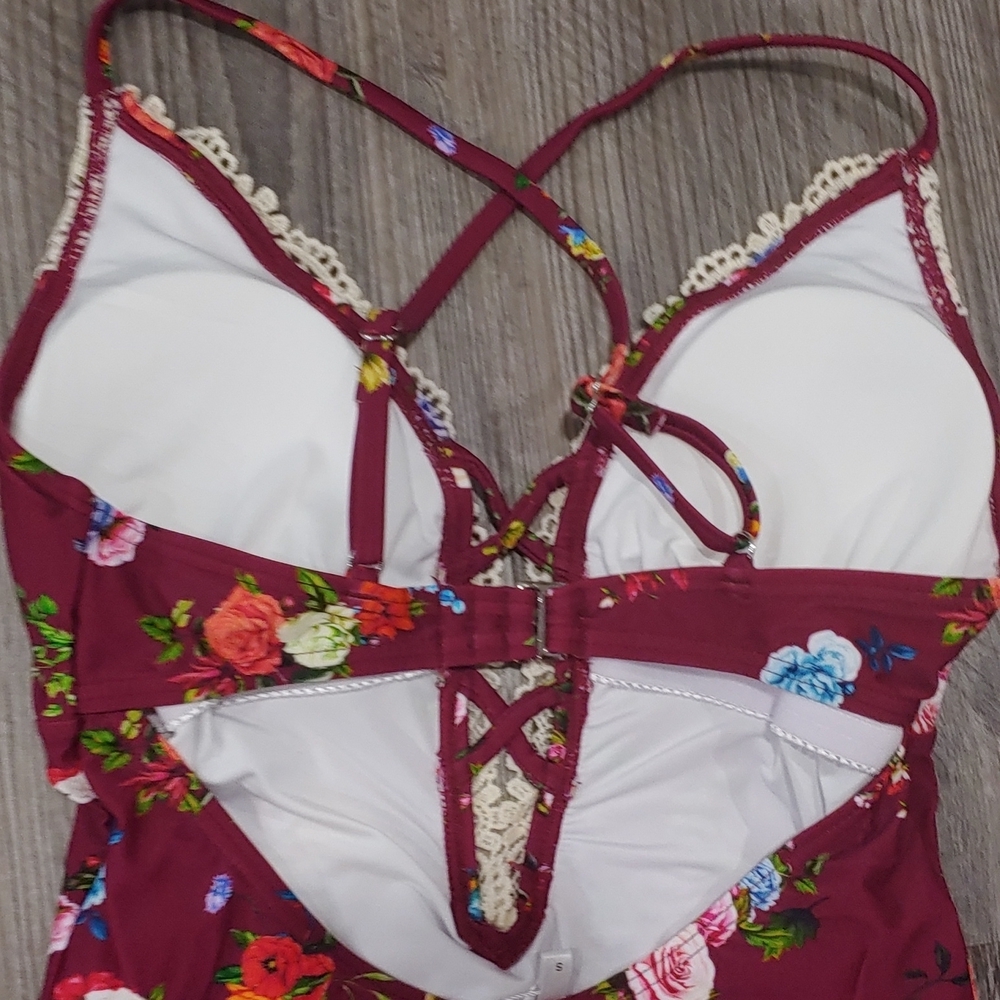 Cupshe One Piece Swimsuit Size Small - Picture 5 of 7